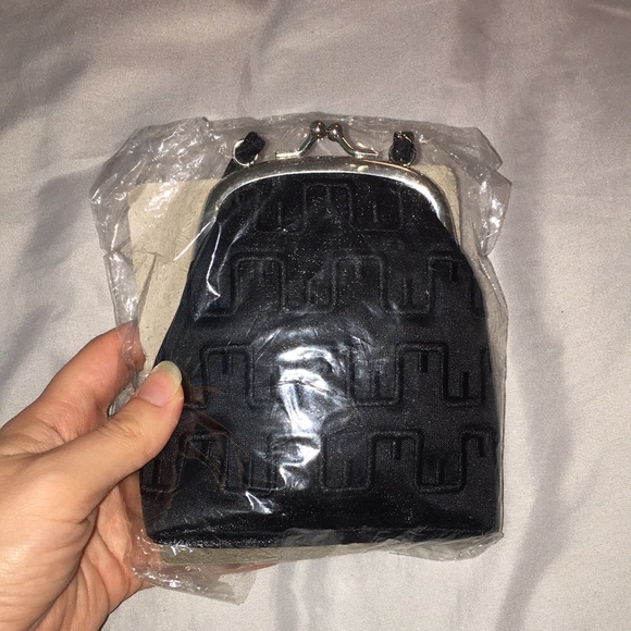 Milano Silky Glittery Night-Out Wristlet - Picture 16 of 17